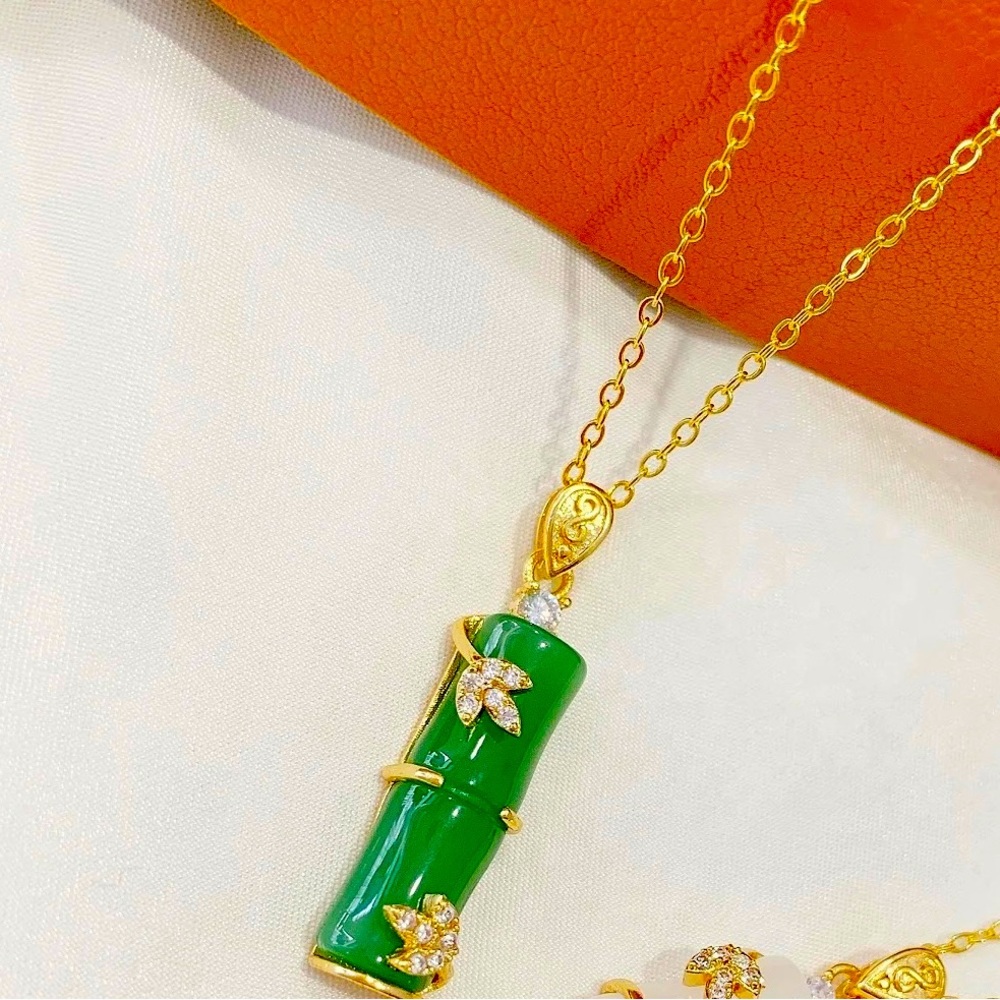 Jade pendant necklace~